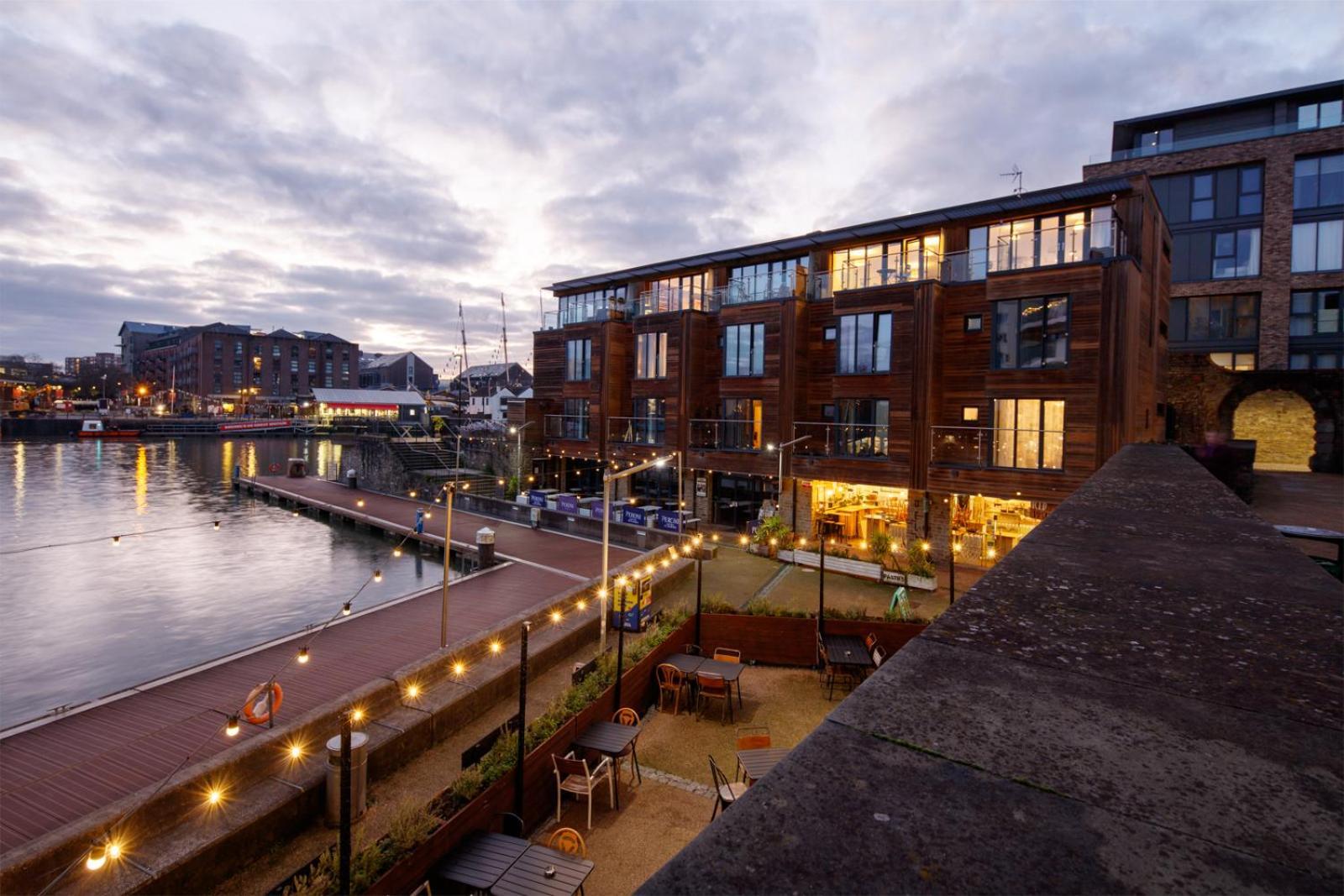 The Boat House Apartment By Cliftonvalley Apartments Bristol Exterior photo