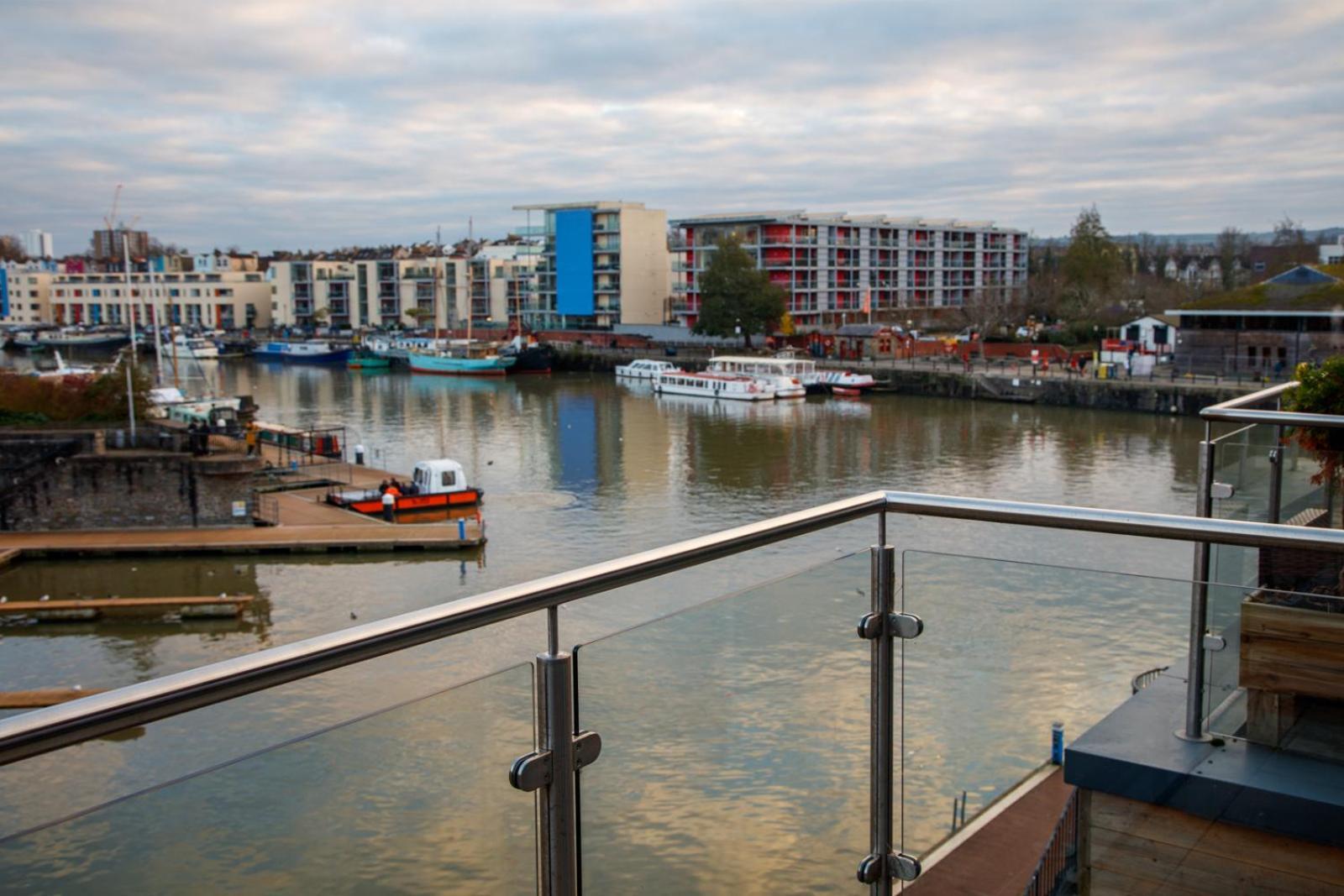 The Boat House Apartment By Cliftonvalley Apartments Bristol Exterior photo